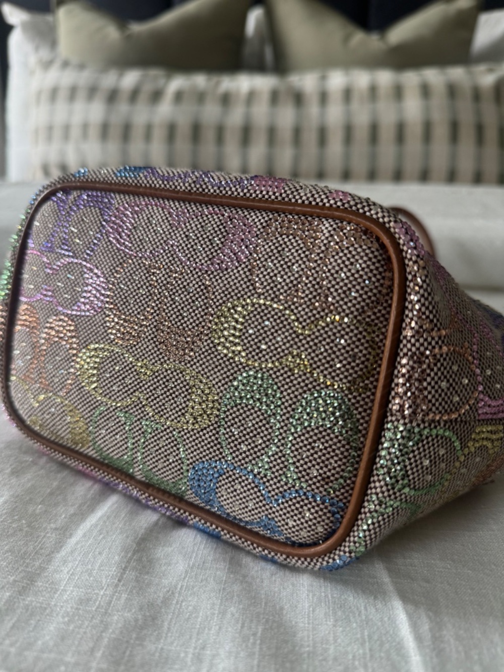 Coach Small Crystal Signature Rainbow Candy Kisslock 16 Bag - No tags - Picture 6 of 12